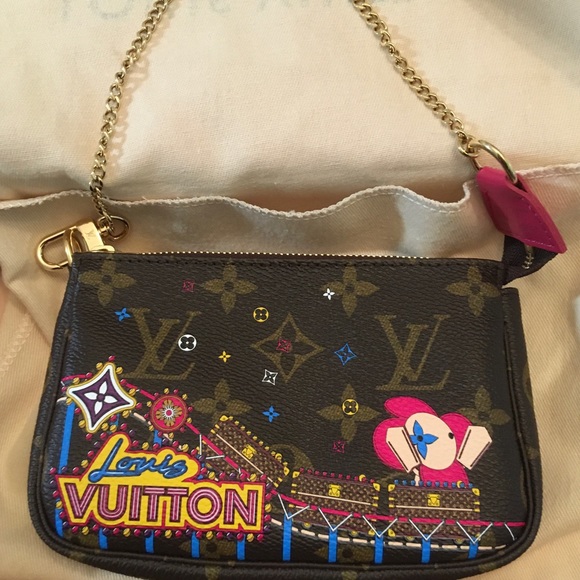 Louis Vuitton Handbags - BNEW💗Christmas Edition 2020 Mini Pochette